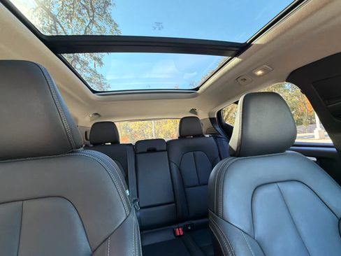 Certified 2025 Volvo XC40 B5 Plus image 21