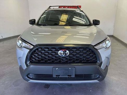 Certified 2025 Toyota Corolla Cross LE FWD image 8