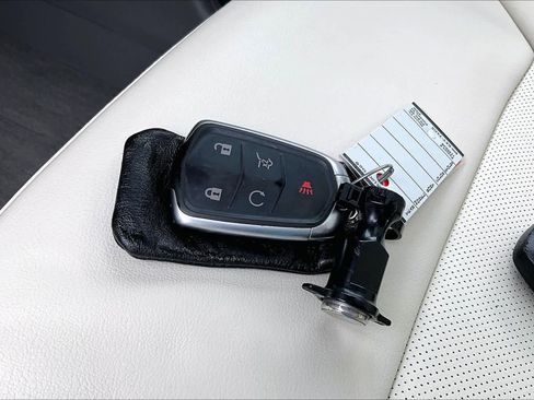 Used 2022 Cadillac XT6 Premium Luxury w/ Technology Package FWD image 15