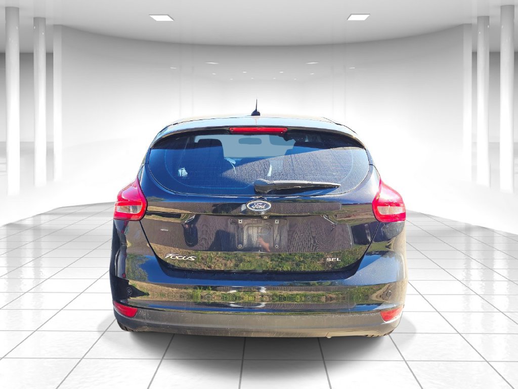 Used 2018 Ford Focus SEL w/ Cold Weather Package FWD image 4