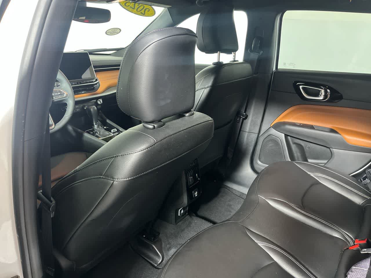 Used 2025 Jeep Compass Limited AWD/4WD image 25