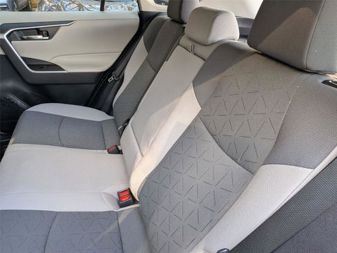 Used 2021 Toyota RAV4 XLE image 25