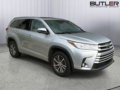 Used 2018 Toyota Highlander XLE FWD image 6