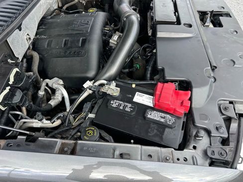 Used 2017 Ford Expedition XLT image 17