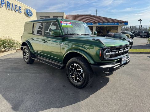 Used 2025 Ford Bronco Outer Banks image 3