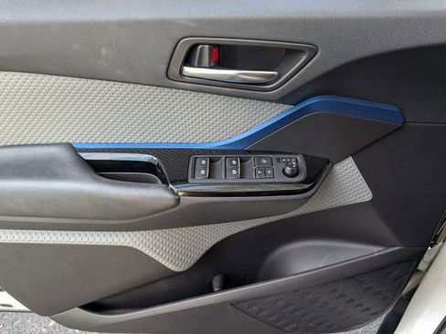 Used 2019 Toyota C-HR XLE image 37