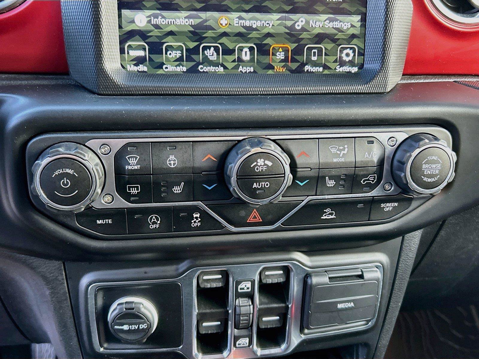 Used 2022 Jeep Wrangler Unlimited Rubicon w/ Dual Top Group AWD/4WD image 32