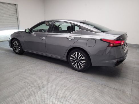 Used 2024 Nissan Altima 2.5 SV image 3