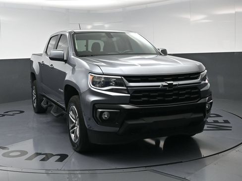Used 2022 Chevrolet Colorado LT w/ LT Convenience Package AWD/4WD image 3