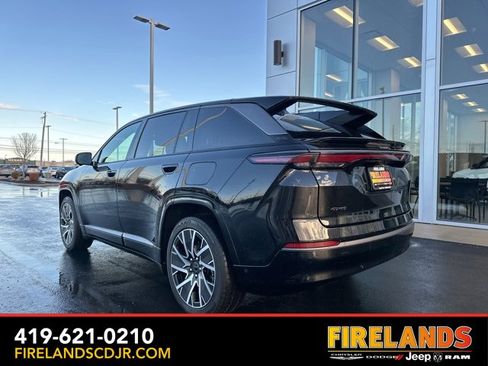 Used 2025 Jeep Wagoneer S Limited image 10