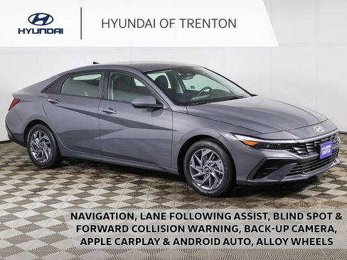 Certified 2024 Hyundai Elantra SEL image 1