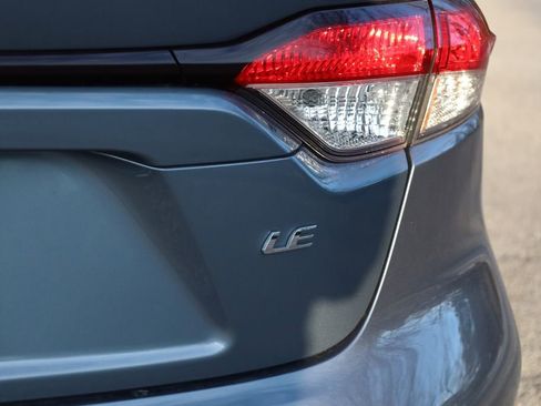 Used 2022 Toyota Corolla LE image 18