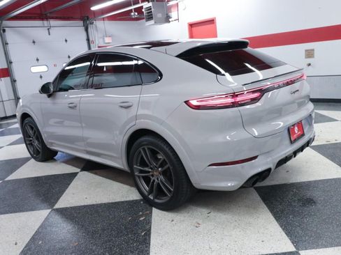 Used 2021 Porsche Cayenne Coupe AWD/4WD image 6