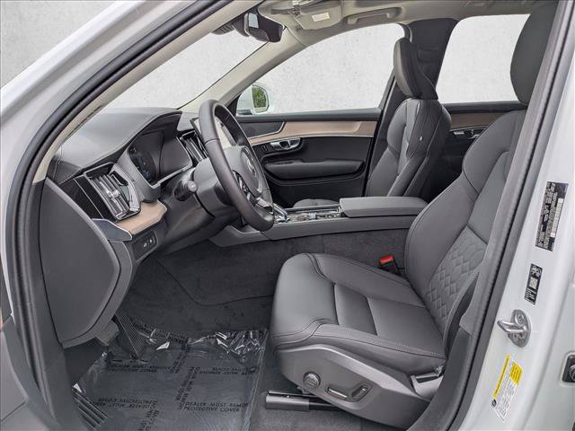 New 2026 Volvo XC90 T8 Plus w/ Protection Package AWD/4WD image 4