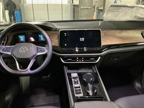 New 2026 Volkswagen Atlas SE image 14