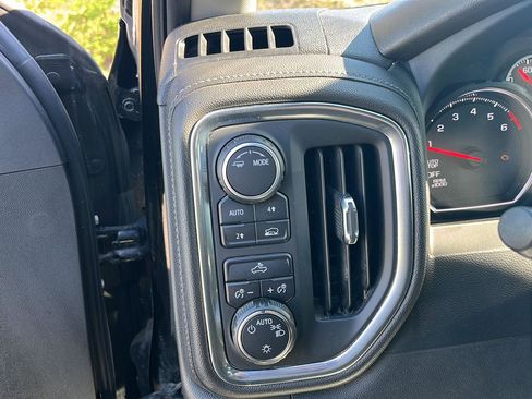 Used 2022 Chevrolet Silverado 1500 LT image 11