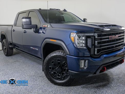Used 2023 GMC Sierra 2500 AT4 w/ AT4 Preferred Package AWD/4WD image 1
