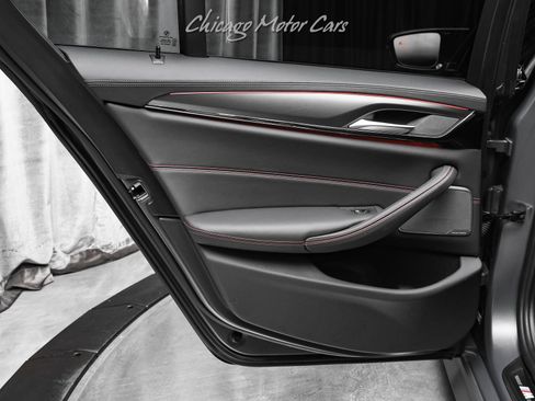 Used 2022 BMW M5 CS image 36