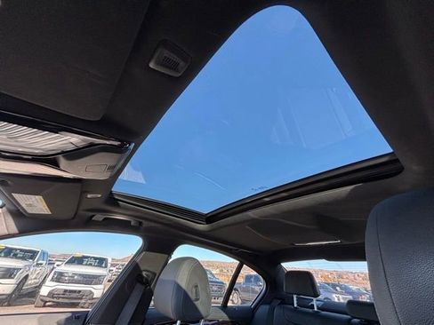 Used 2023 BMW 530e xDrive 530e iPerformance image 30