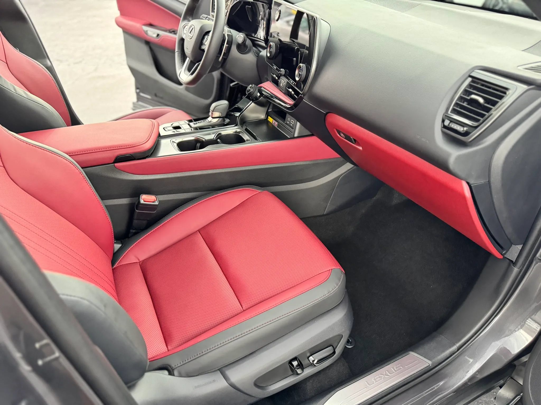 Used 2025 Lexus NX 350 AWD w/ Accessory Package (2T) image 12
