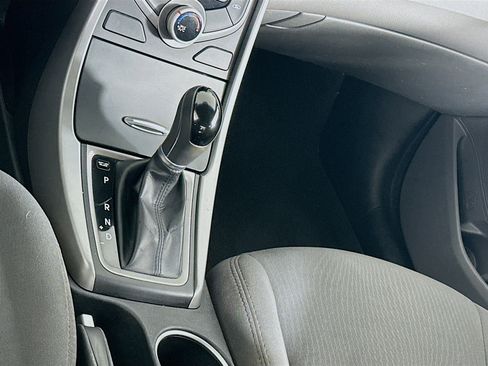 Used 2016 Hyundai Elantra SE image 29