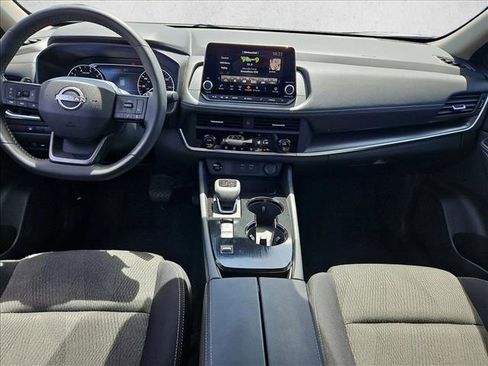 Certified 2026 Nissan Rogue SV FWD image 23