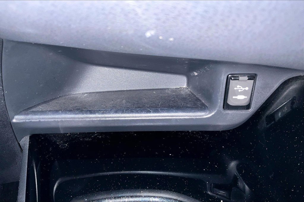 Used 2019 Toyota C-HR XLE FWD image 16