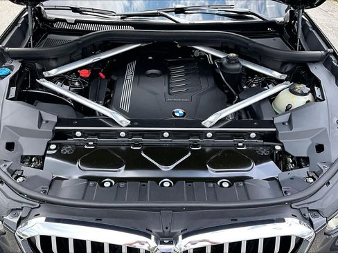 Used 2020 BMW X5 xDrive40i w/ Executive Package AWD/4WD image 32