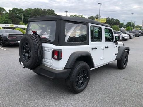 Used 2022 Jeep Wrangler Unlimited Sport AWD/4WD image 3