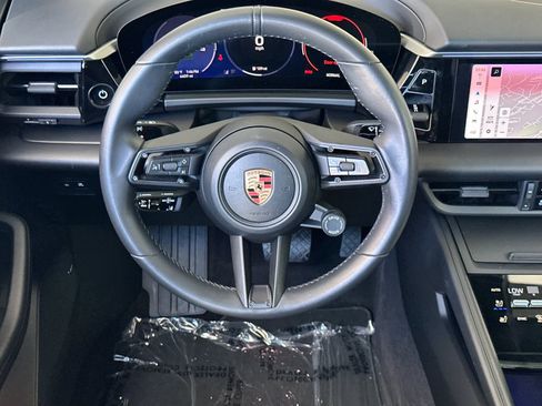 Certified 2025 Porsche Macan Electric RWD image 14