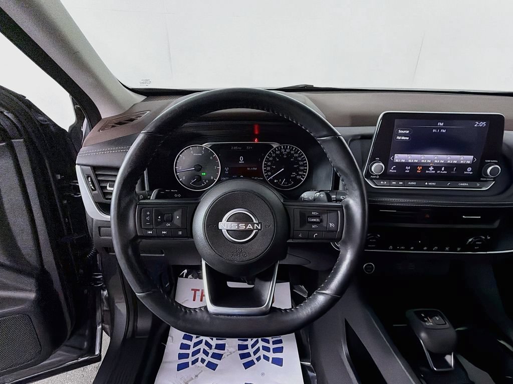 Used 2023 Nissan Rogue S AWD/4WD image 11