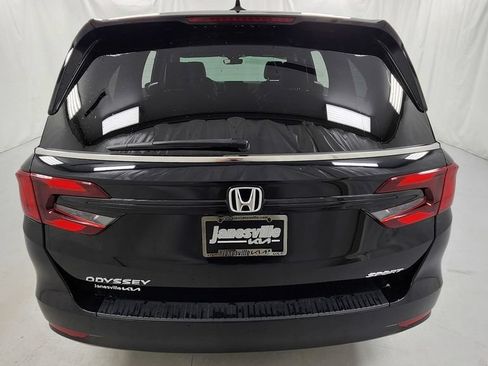 Used 2023 Honda Odyssey Sport image 4