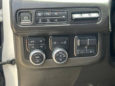 Used 2023 GMC Yukon Denali Ultimate AWD/4WD image 31