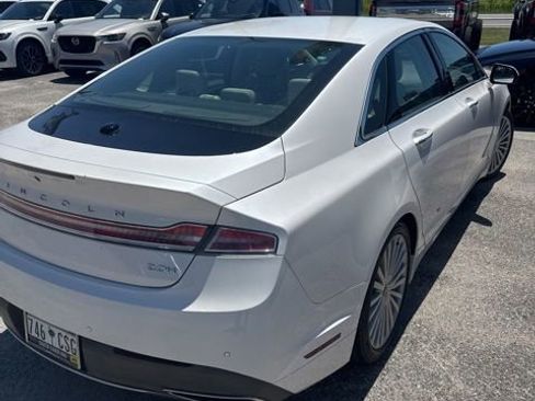Used 2017 Lincoln MKZ Reserve FWD image 7