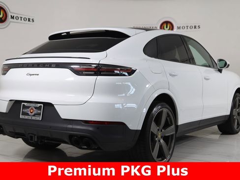 Used 2023 Porsche Cayenne Coupe image 3