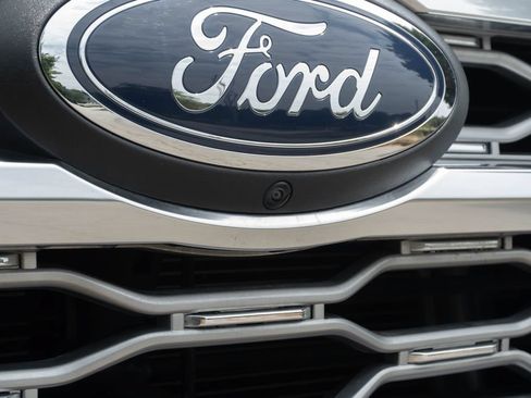 Used 2024 Ford Expedition Platinum RWD image 6