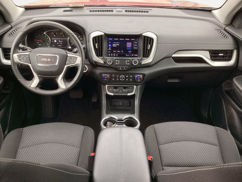 Used 2023 GMC Terrain SLE w/ Driver Convenience Package image 4