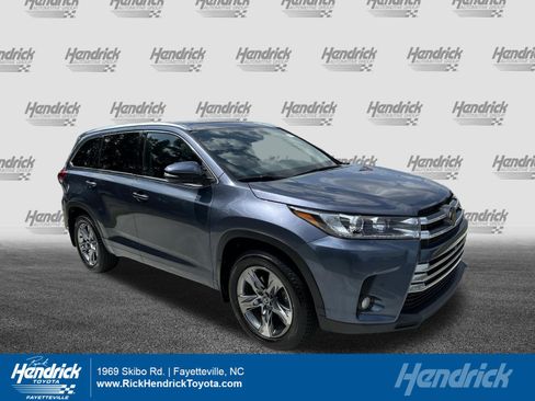 Used 2018 Toyota Highlander Limited Platinum AWD/4WD image 1