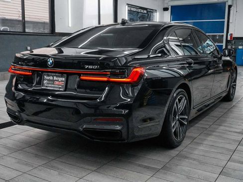 Used 2022 BMW 750i xDrive w/ Executive Package image 8