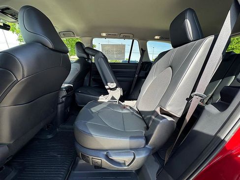 New 2026 Toyota Grand Highlander AWD Hybrid image 10