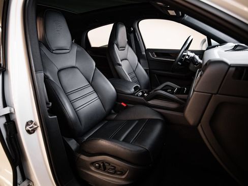 Certified 2026 Porsche Cayenne Coupe AWD/4WD image 29