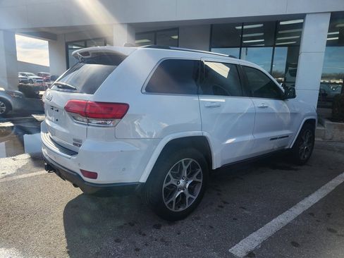 Used 2018 Jeep Grand Cherokee Limited image 5