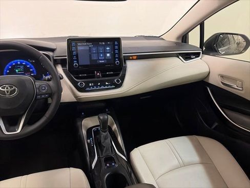 Used 2020 Toyota Corolla XLE image 31