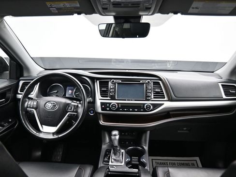 Used 2019 Toyota Highlander XLE image 53