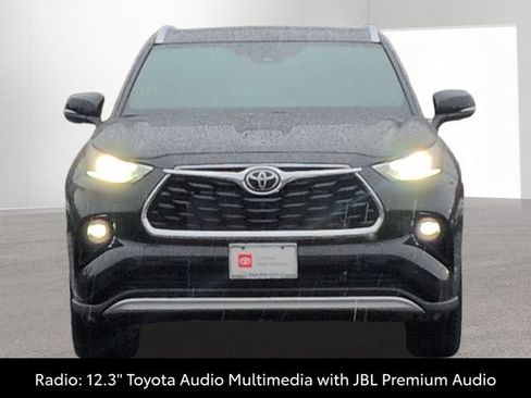 Certified 2026 Toyota Highlander Platinum AWD/4WD image 2