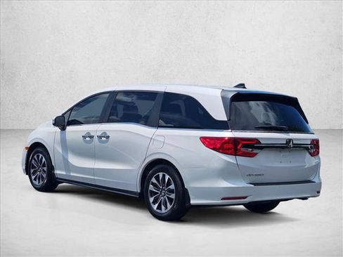 Certified 2024 Honda Odyssey EX-L image 8