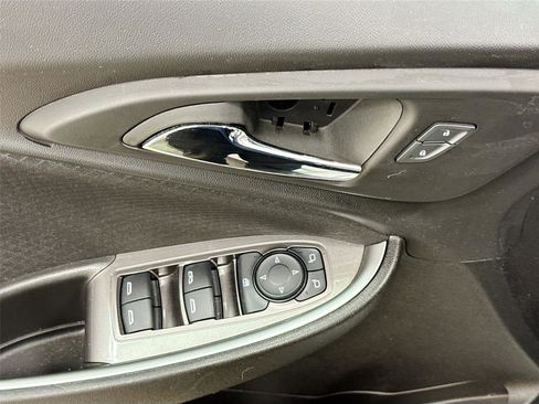 Used 2024 Chevrolet Malibu LT FWD image 17