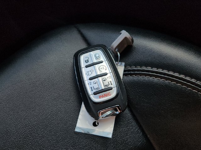 Used 2025 Chrysler Pacifica Select FWD image 49