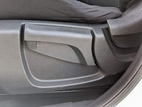 Used 2018 Nissan Rogue Sport S AWD/4WD image 18