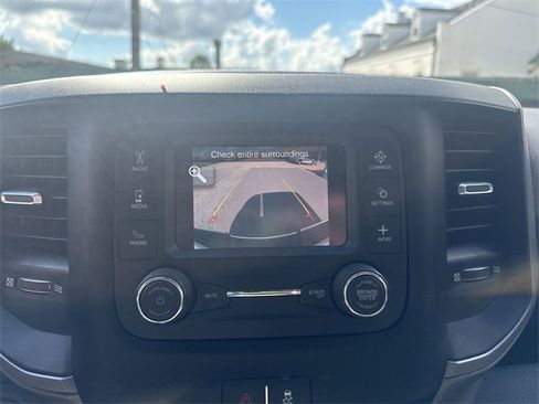 Used 2022 RAM 2500 Tradesman w/ Chrome Appearance Group image 17